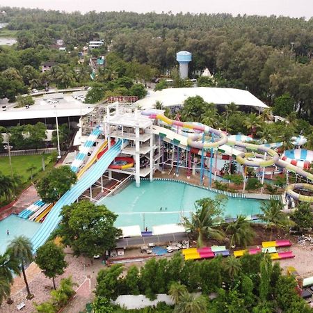 Hotel Ambica Daman Exteriér fotografie